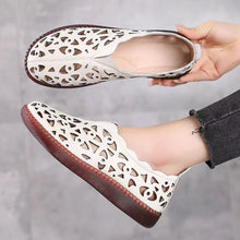 Cargar imagen en el visor de la galería, Breathable and comfortable mother's shoes with a soft and non-slip sole