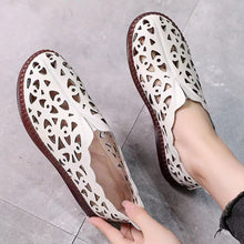 Cargar imagen en el visor de la galería, Breathable and comfortable mother's shoes with a soft and non-slip sole