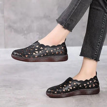 Cargar imagen en el visor de la galería, Breathable and comfortable mother's shoes with a soft and non-slip sole