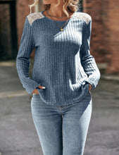Cargar imagen en el visor de la galería, Women's Lace Long Sleeve Shirts Lightweight Fall Casual Crewneck Pullover T Shirt Tops