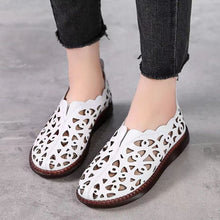 Cargar imagen en el visor de la galería, Breathable and comfortable mother's shoes with a soft and non-slip sole
