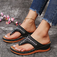 Cargar imagen en el visor de la galería, Flat lightweight rhinestone flip flops