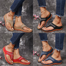 Cargar imagen en el visor de la galería, Flat lightweight rhinestone flip flops