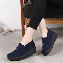 Cargar imagen en el visor de la galería, Round toe fly woven mesh thick sole ladies casual shoes