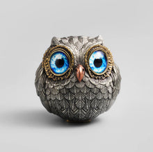 Cargar imagen en el visor de la galería, Grishay Lucky Owl
