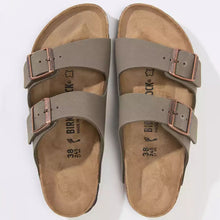 Load image into Gallery viewer, Unisex double-breasted slippers in brushed leather with cork soles

